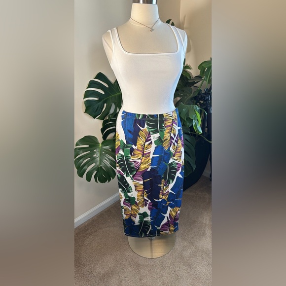 Feather Print Midi Skirt - Picture 14 of 14